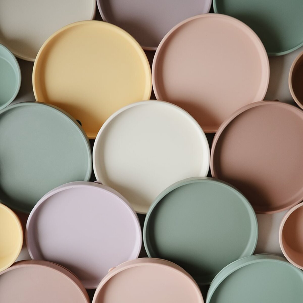 Mushie Plato Ventosa Clásico Solid