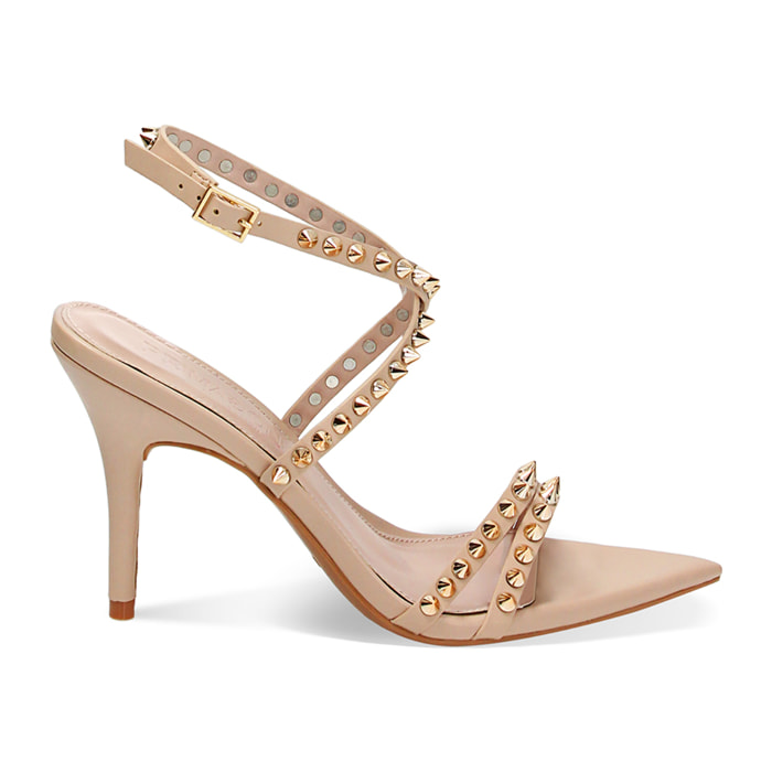 Sandalias con tacón nude con tachuelas