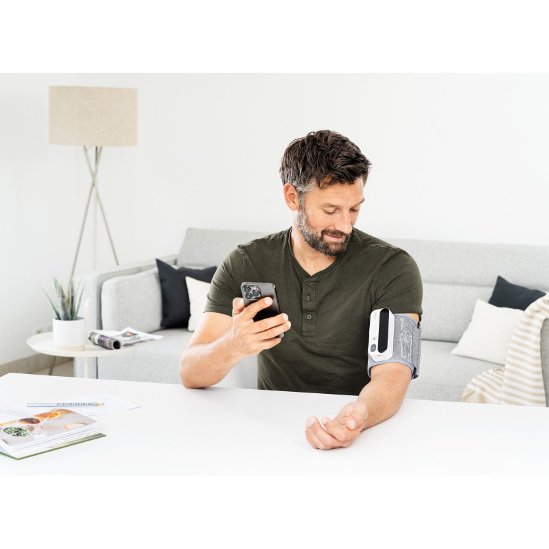 Tensiomètre au bras connecté
