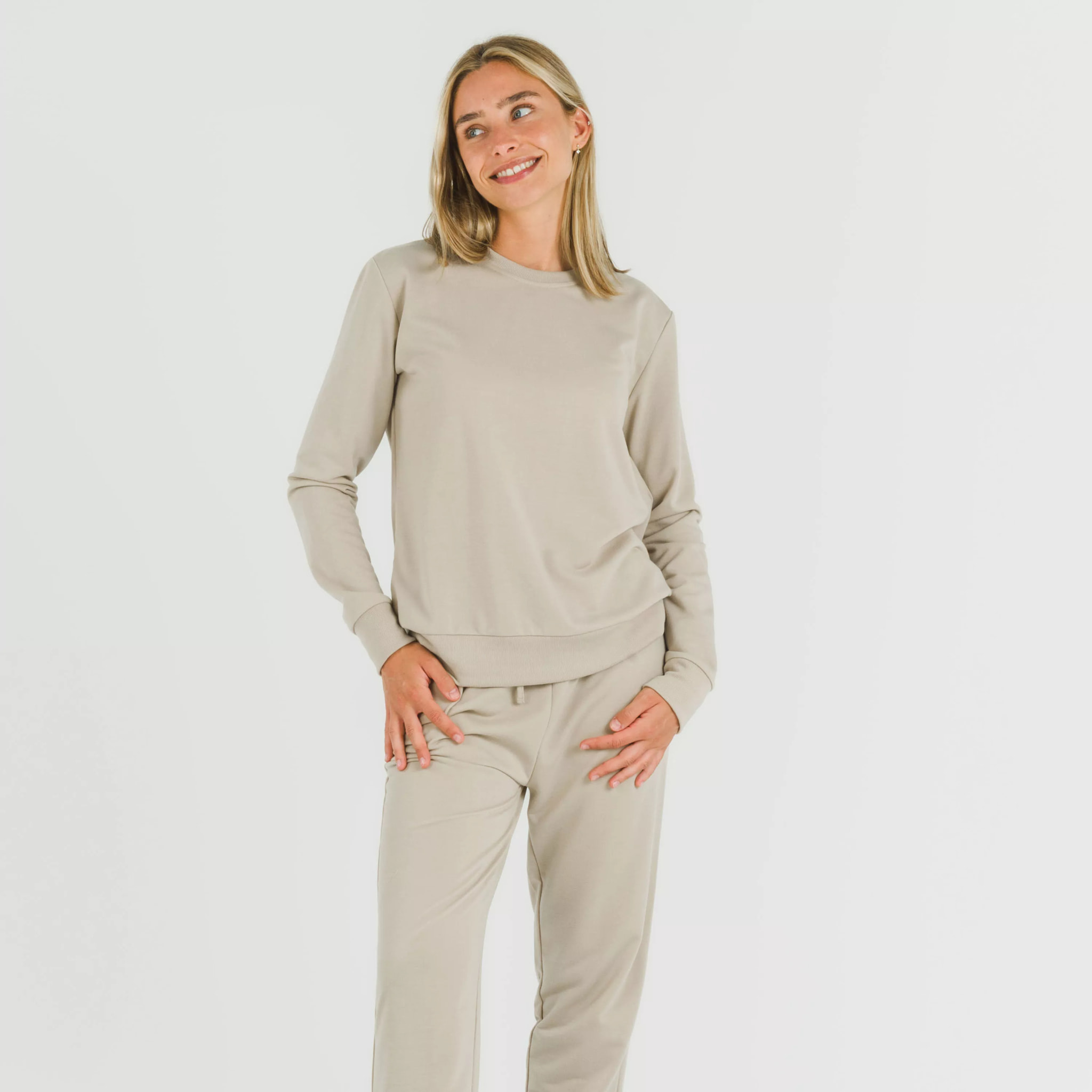 Pantalón largo básico deportivo beige