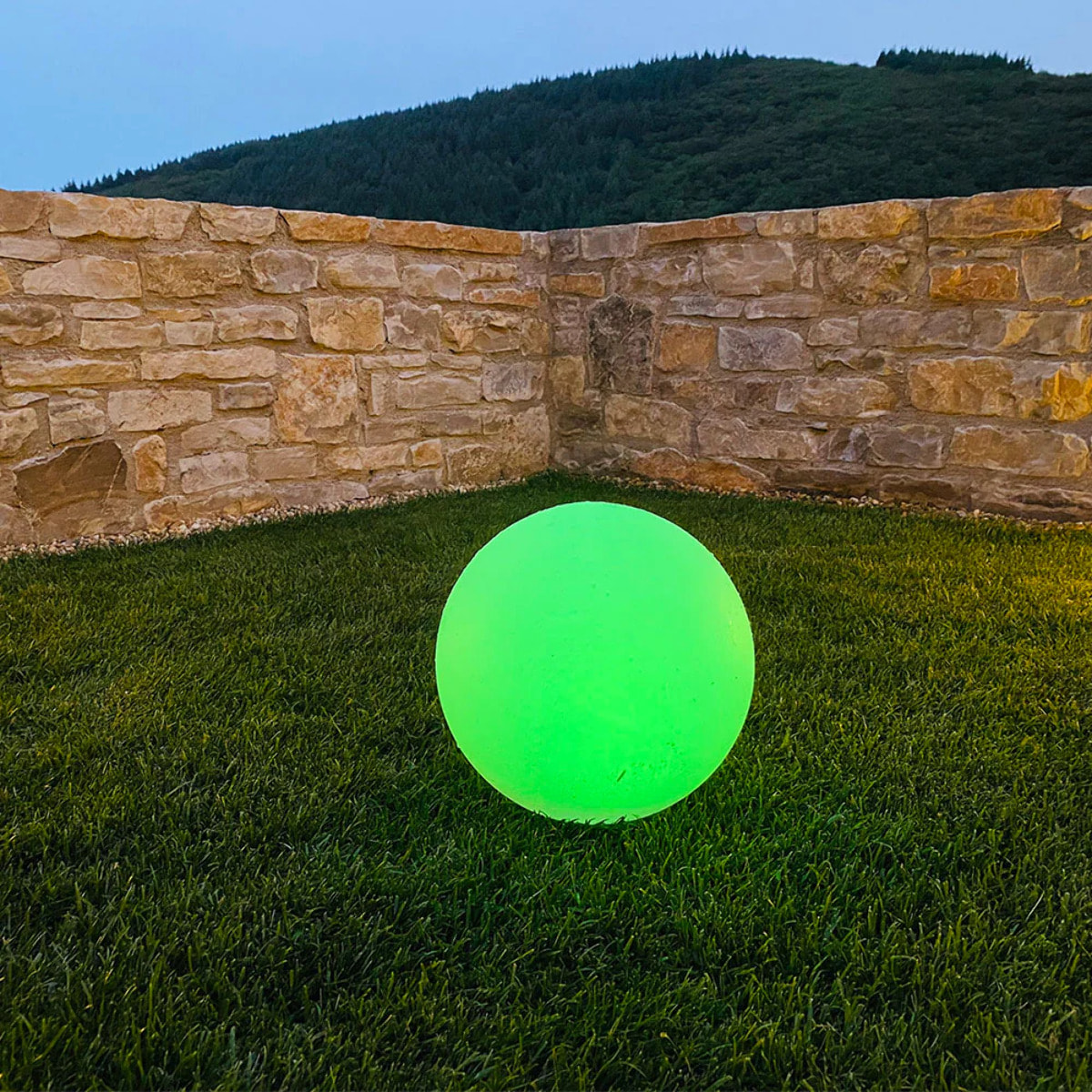 Boule lumineuse solaire SOLSTY RGB D30CM