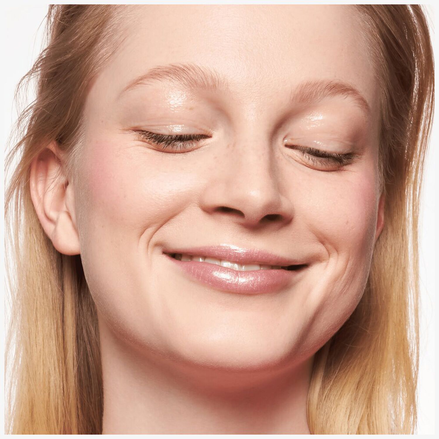 Natural Matte Mousse - Fond de Teint Mousse Fini Poudré