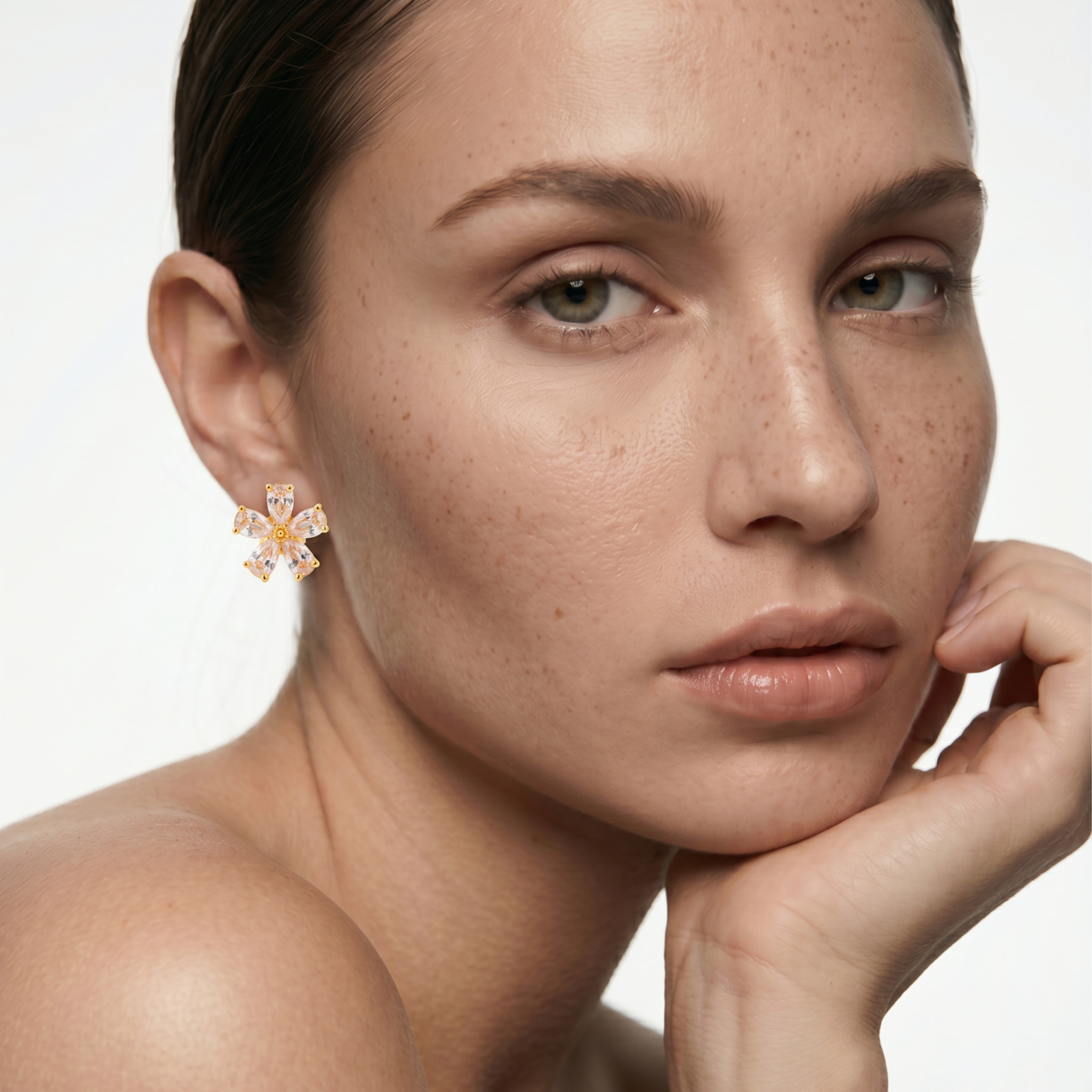 Pendientes de Circonita Brillante acabado en oro amarillo de 18k