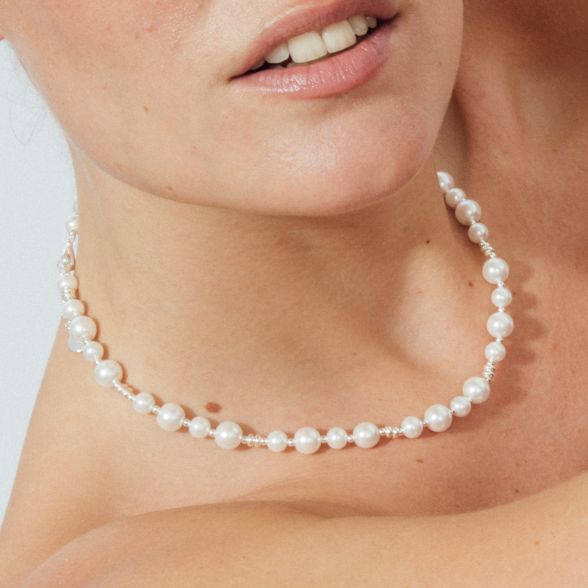 Collar Akio acabado plata