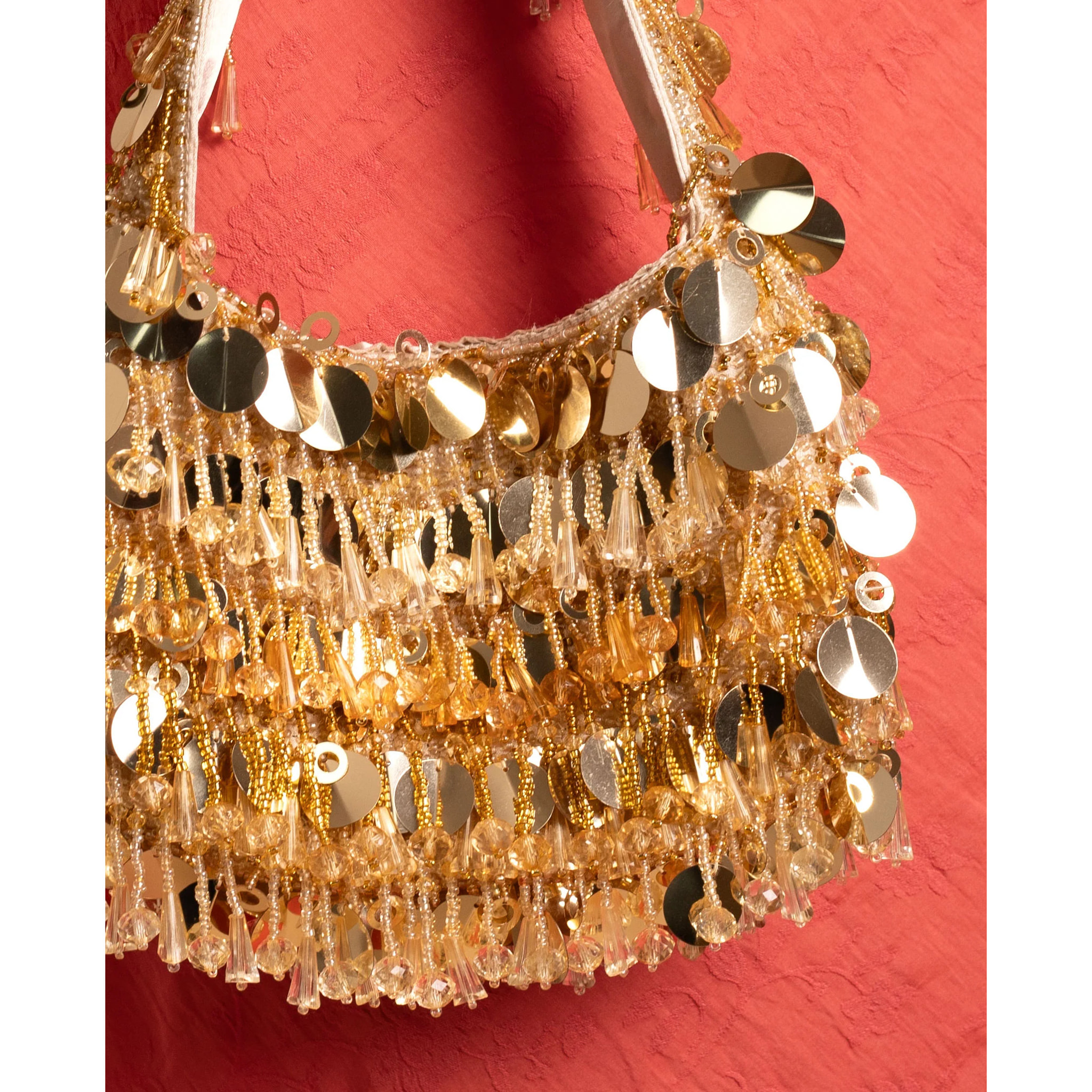 Bolso de mano con nudo en el asa