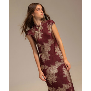 Vestido largo con escote de alamares