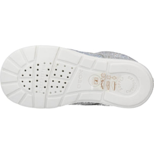 Zapatillas Niña de la marca GEOX  modelo B KAYTAN G. B PLATA