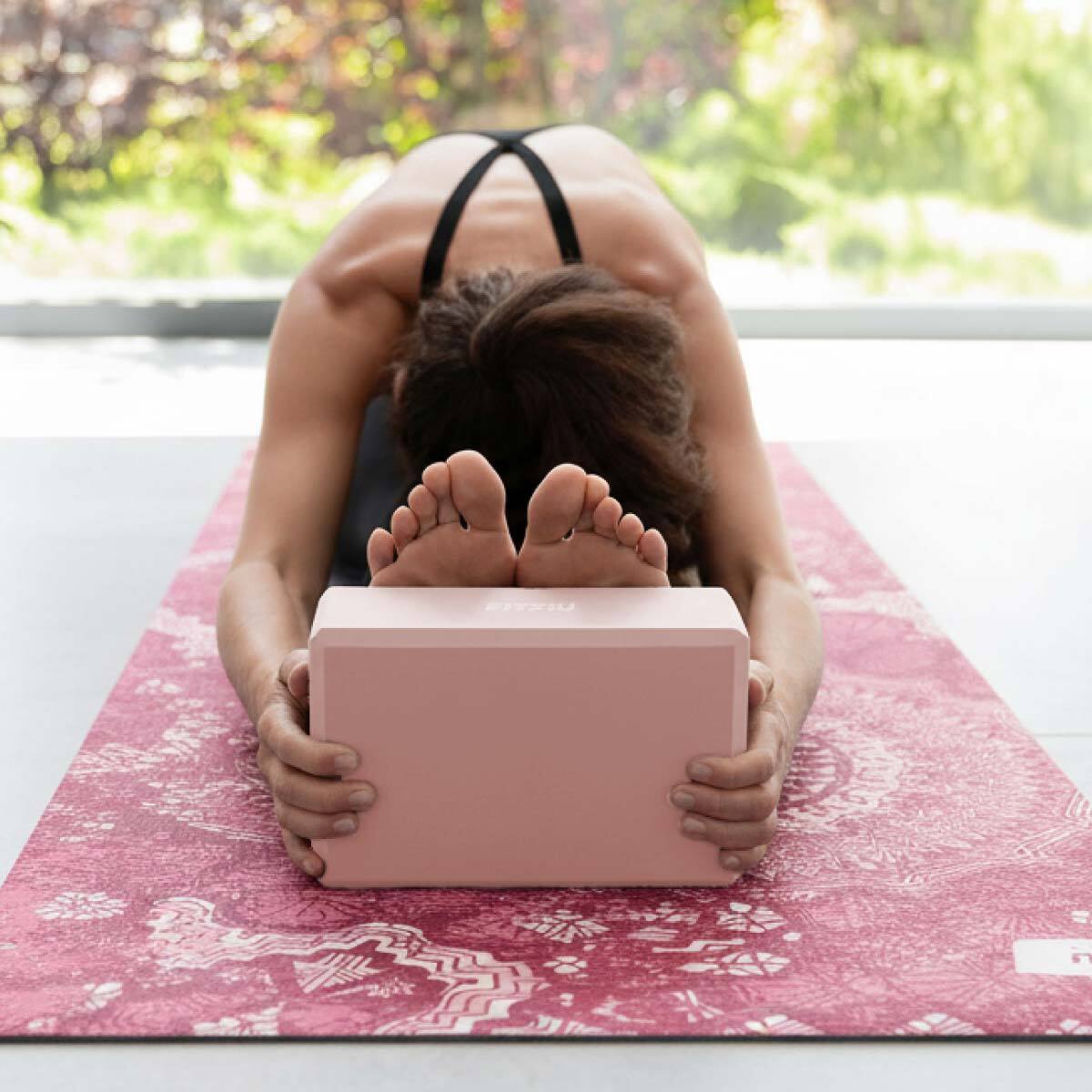 Pack accesorios yoga rosa FITFIU esterilla, bloque, bola, rueda correa