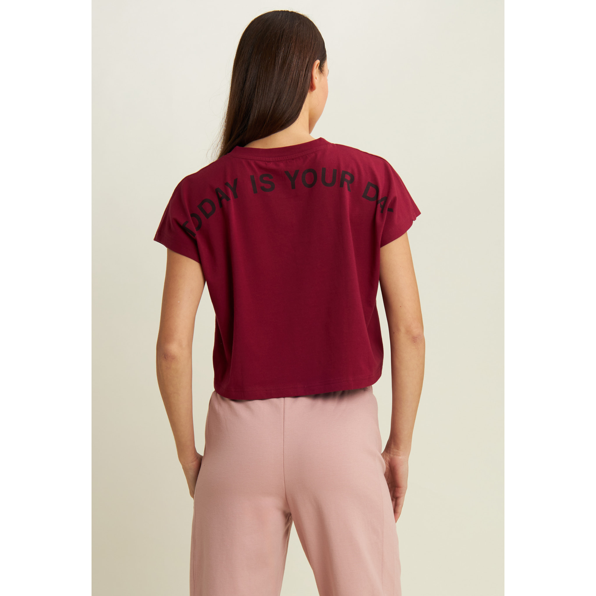 T-shirt donna con stampa sulle spalle