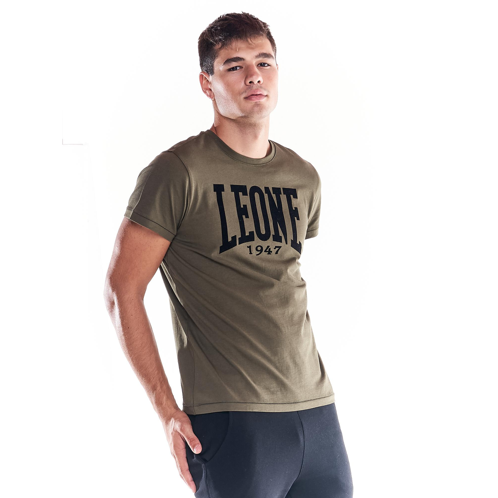 Camiseta de hombre con logo grande en tonos tierra