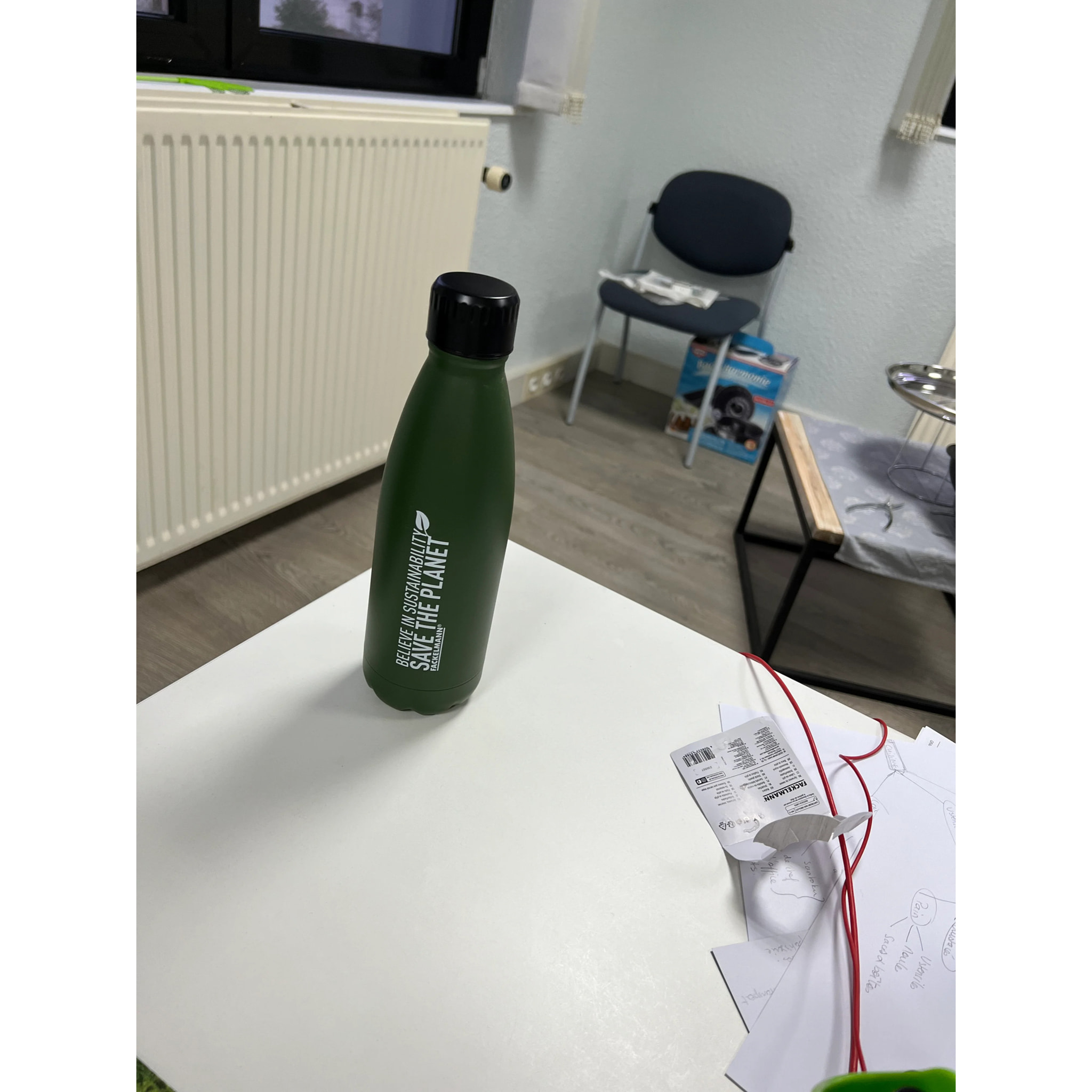 Bouteille isotherme 500 ml coloris aléatoire Fackelmann Move