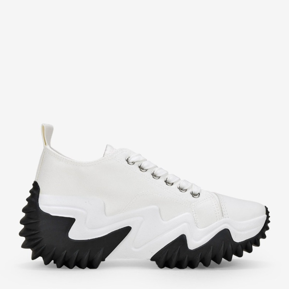 Zapatillas de tela blancas con plataforma y suela dentada