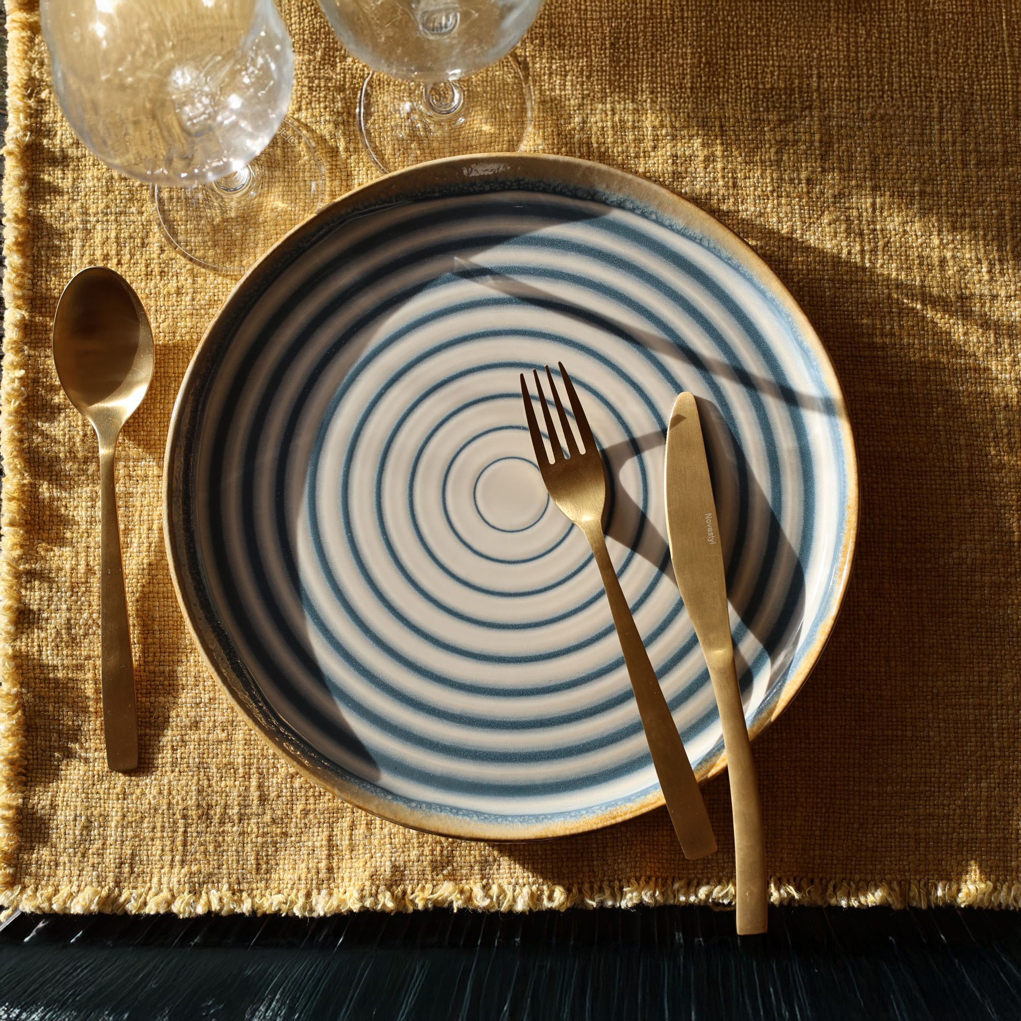 Lot de 6 assiettes plates spirale 27cm en faïence bleu et beige  SPIRALE