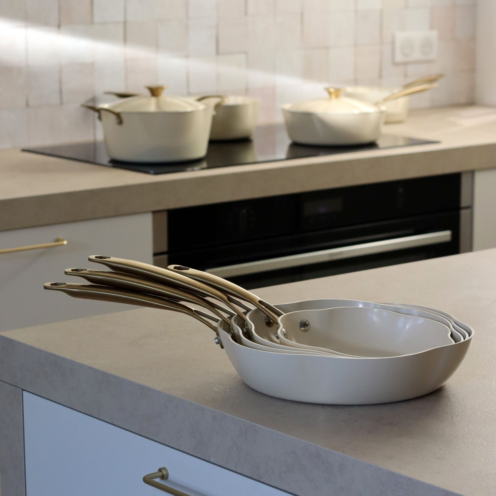 Lot de 3 poêles en aluminium recyclé en forme de fleurs DAHLIA