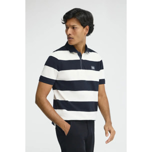 Polo de rayas azul marino y color crudo con parche denim Polo Club