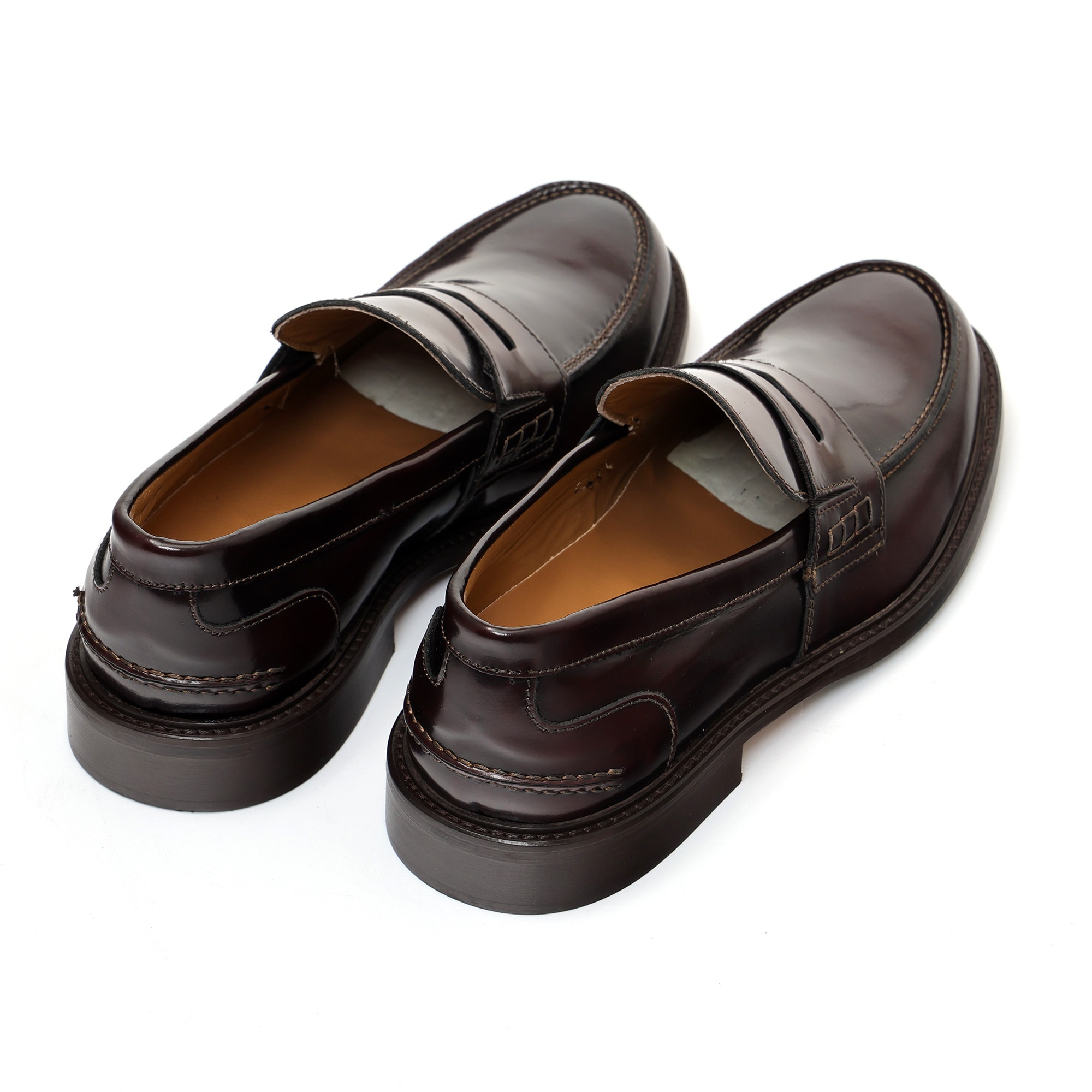 Mocassino con benda in pelle abrasivato con fondo cuoio antiscivolo