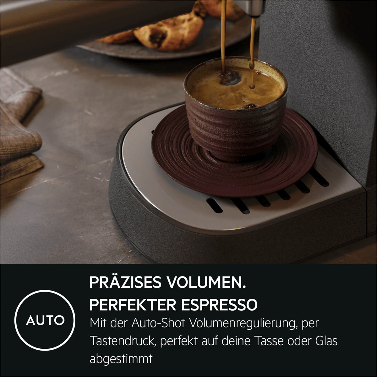 AEG Maquina de café espresso de 1 litro capacidad y 15 bares de presión EC6-1-6BST