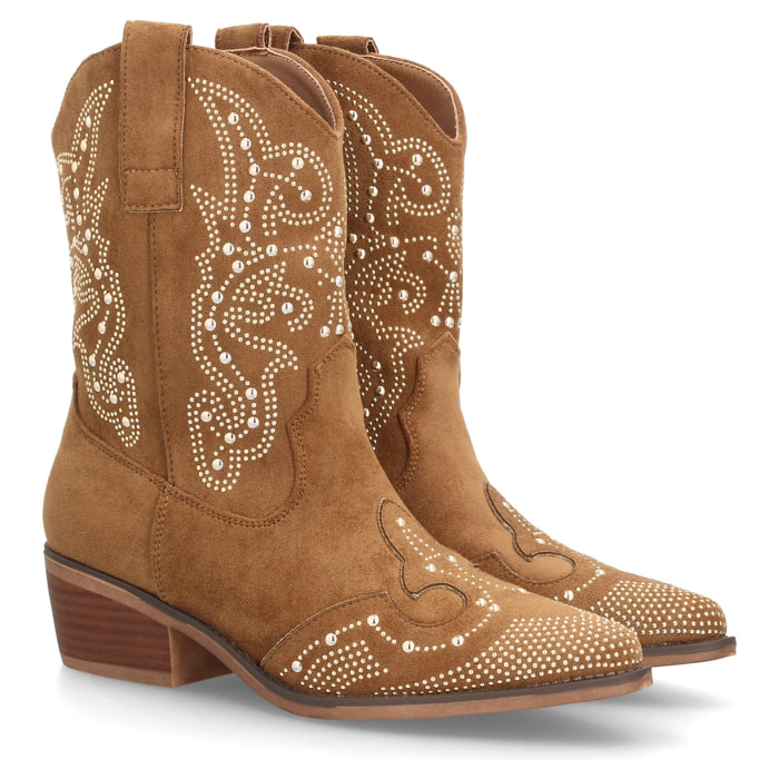 Botín cowboy mujer caña media con tachuelas decorativas y tacón bajo