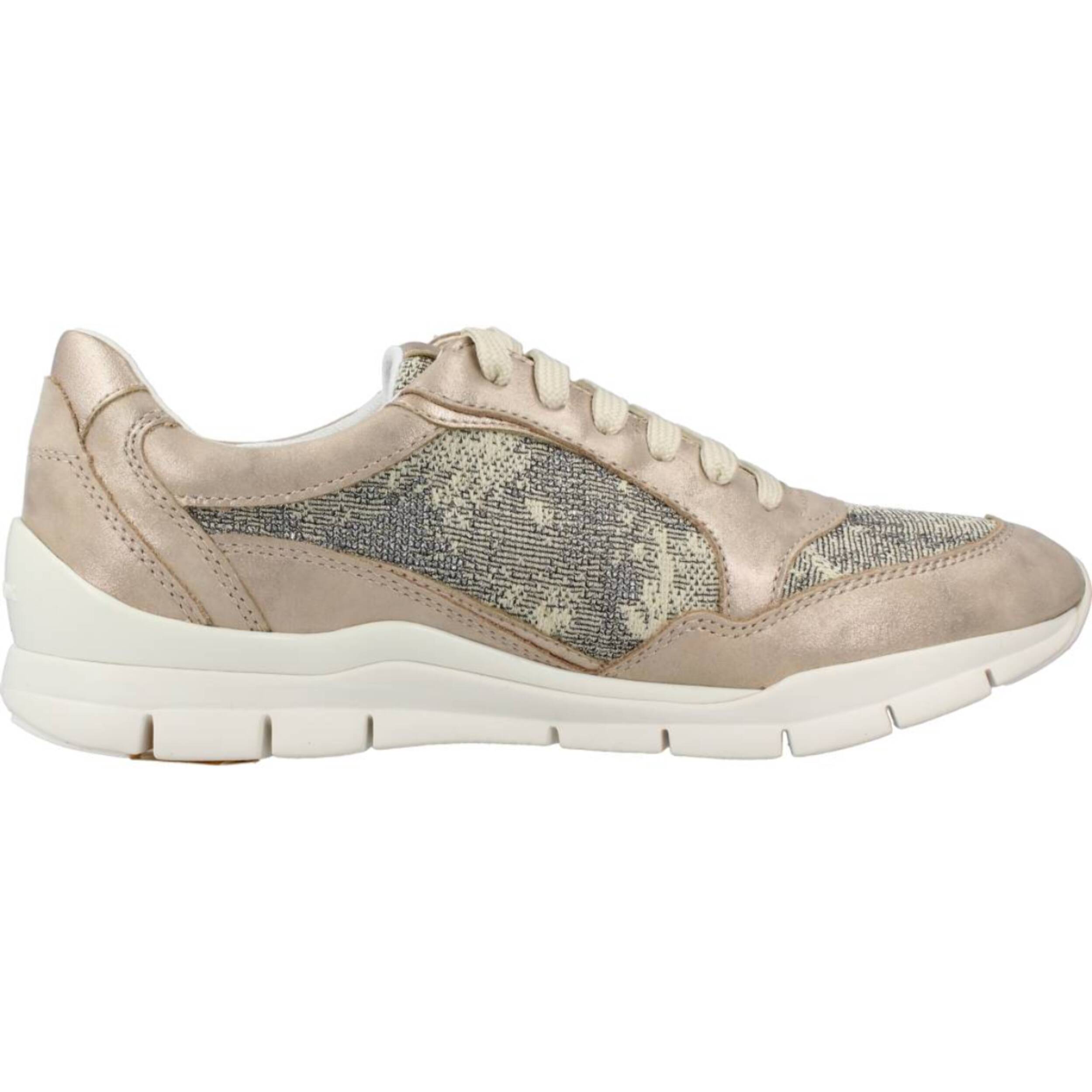 Sneakers de  Mujer de la marca GEOX  modelo D SUKIE ORO
