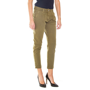 PANTALONE CHINOS IN GABARDINA STRETCH. MOD. T765. Vita regolare e gamba comoda.