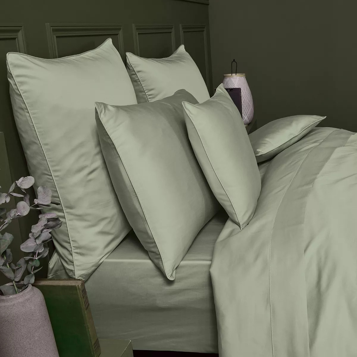 Drap housse b50 satin de coton uni vert Ava uni lichen