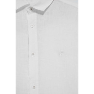 Camisa blanca de lino garment dye con monograma bordado
