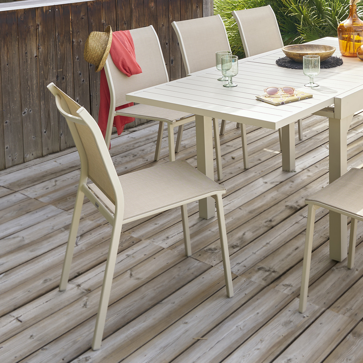 Chaise "Essentia" empilable lin & argile