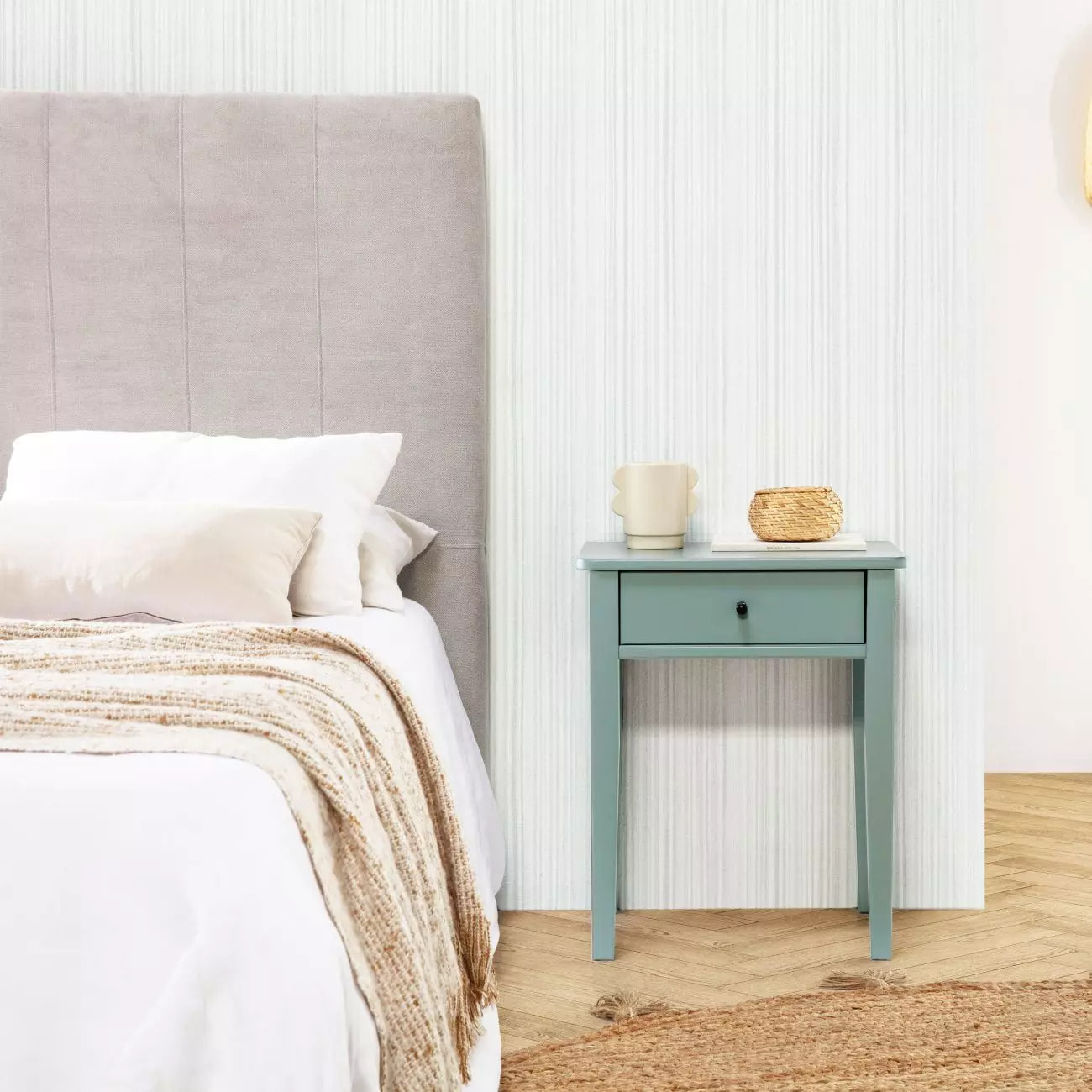 Mesita de noche Vika Verde Brent