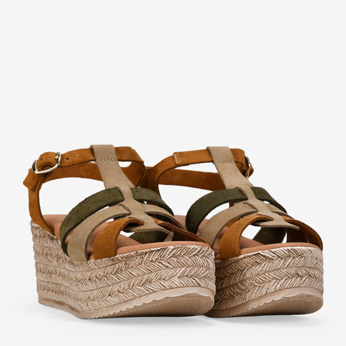 Sandalias de cuña marrones en piel de serraje
