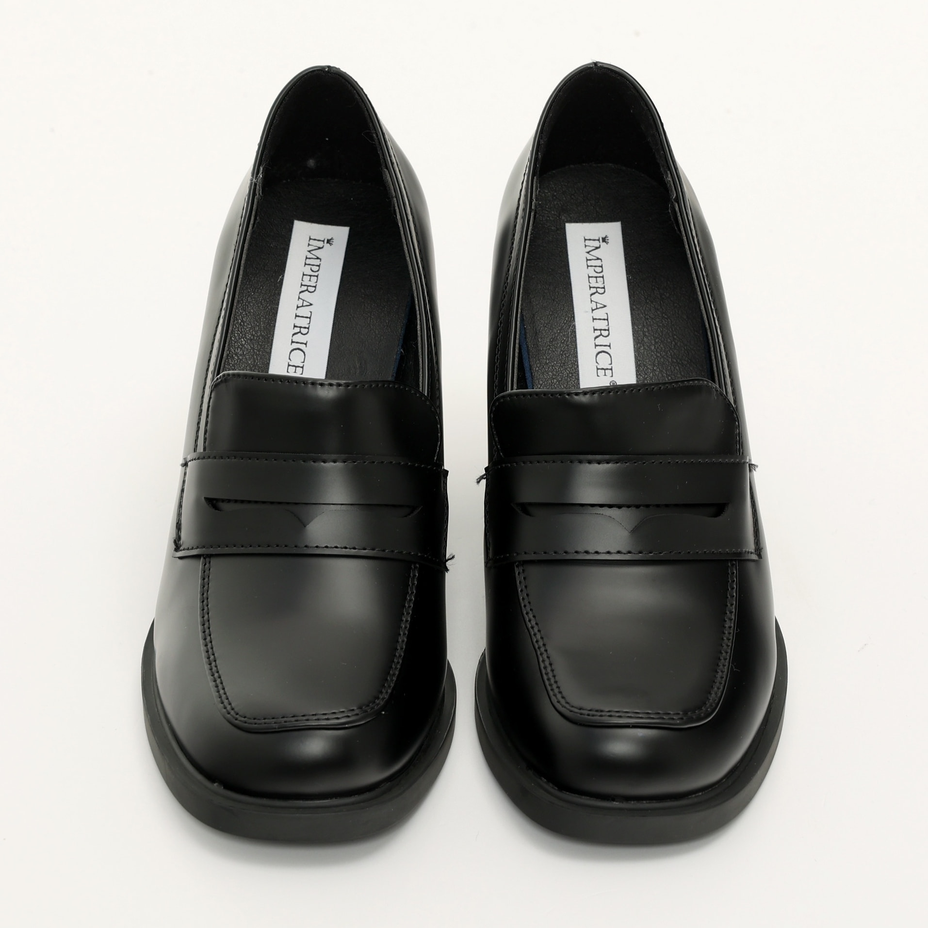 Mocassini in simil pelle con tacco comodo quadrato