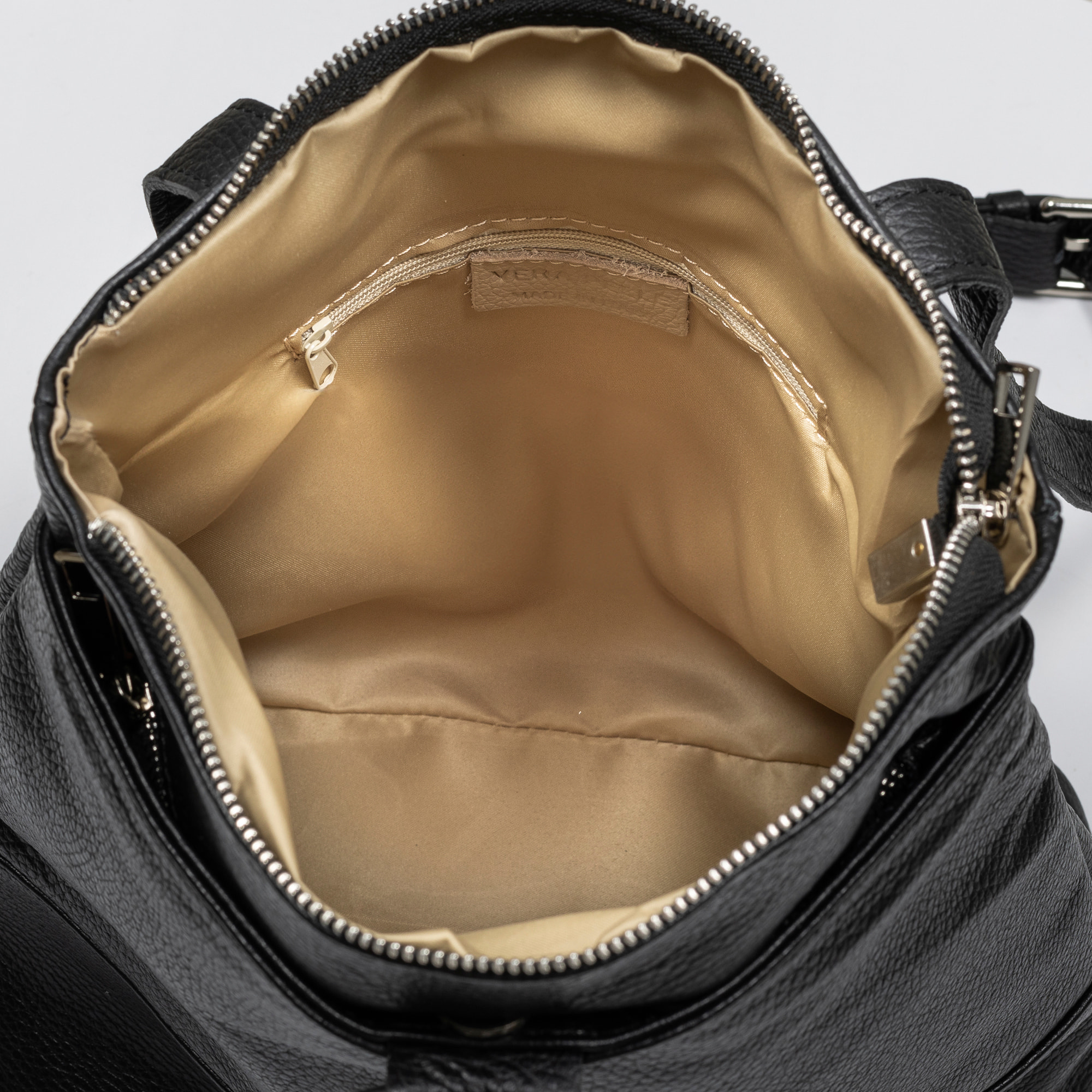 Arzago bolso mochila de piel auténtica Dollaro, con asa de diseño exclusivo anillo metal.