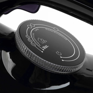 Centro de planchado JATA JECP8523 con plancha de suela cerámica. Vapor constante