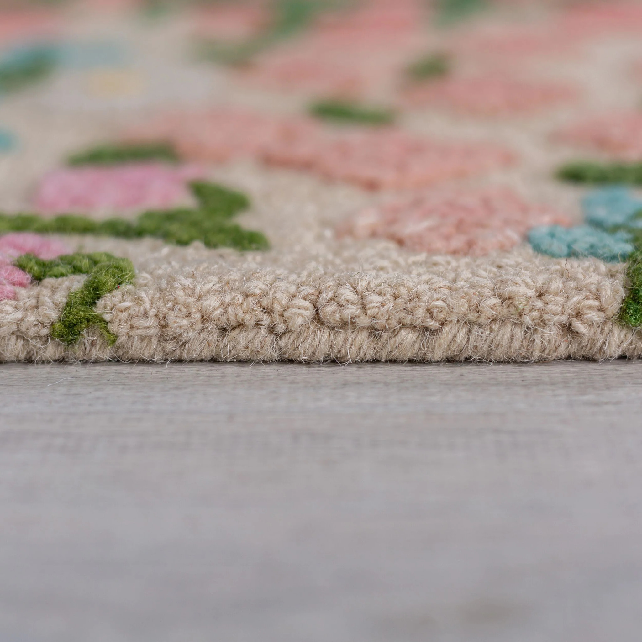 Tapis floral en laine EMILIA