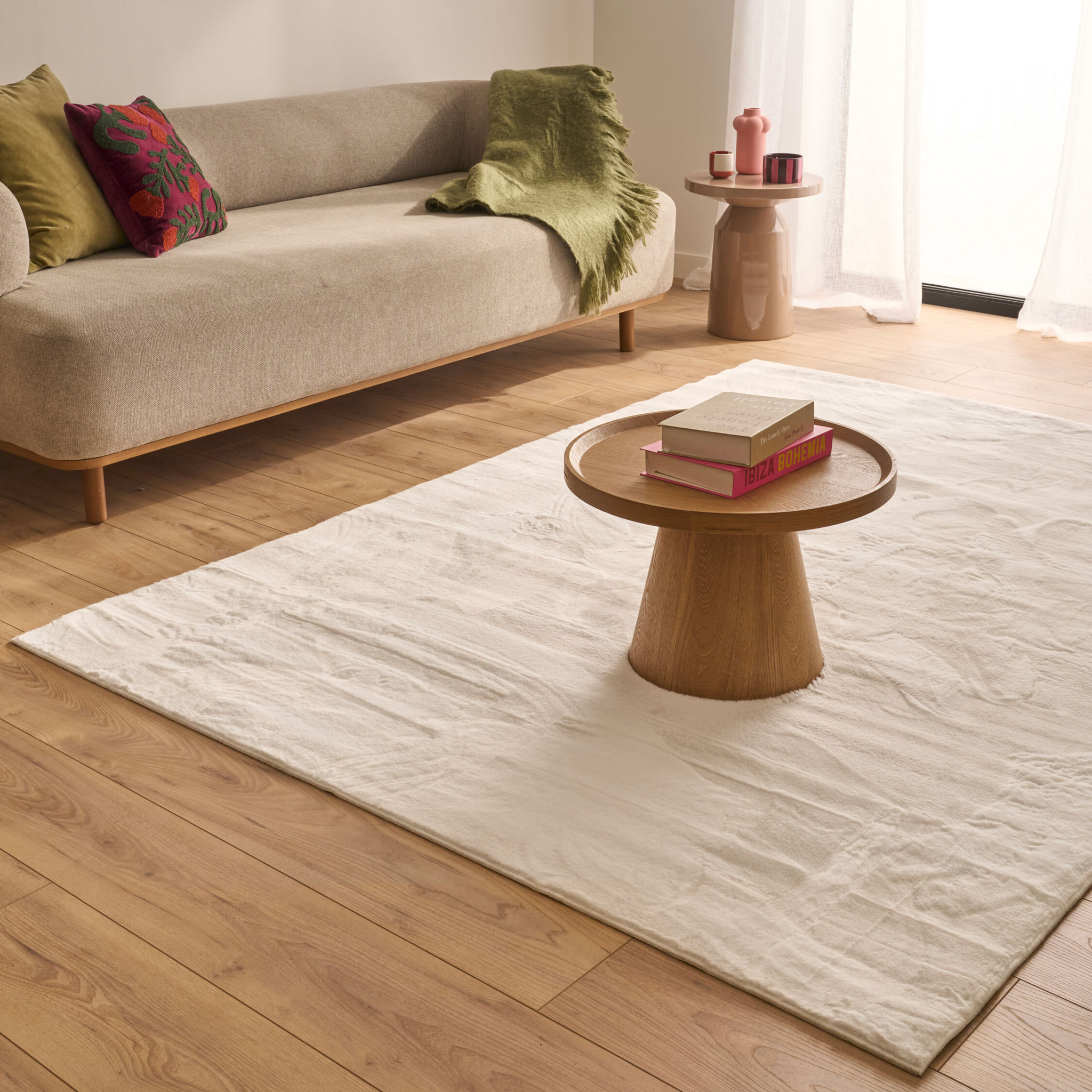 NUBE - Tapis doux et moelleux à poils courts blanc - NUB6000BLA