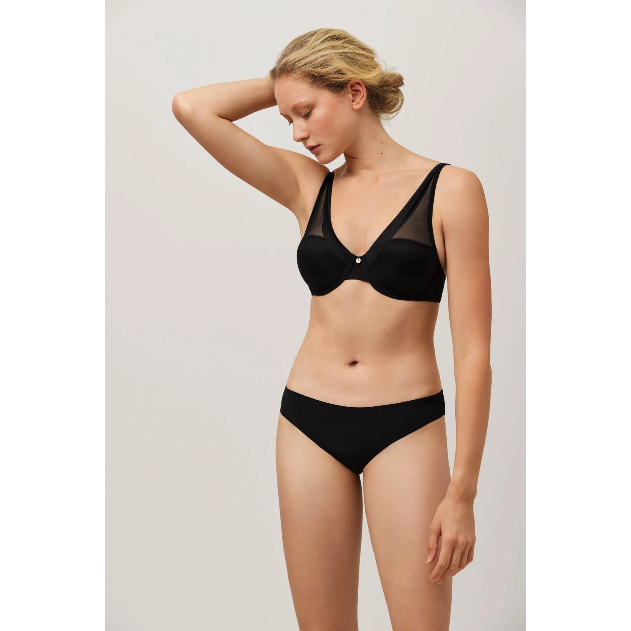 Slip brasiliane in tulle nero
