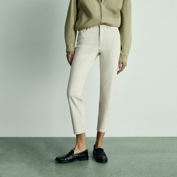 Jeans Newmom confort tiro alto - blanco roto