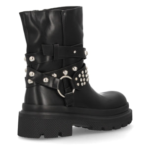 Botas con tachuelas y aro lateral