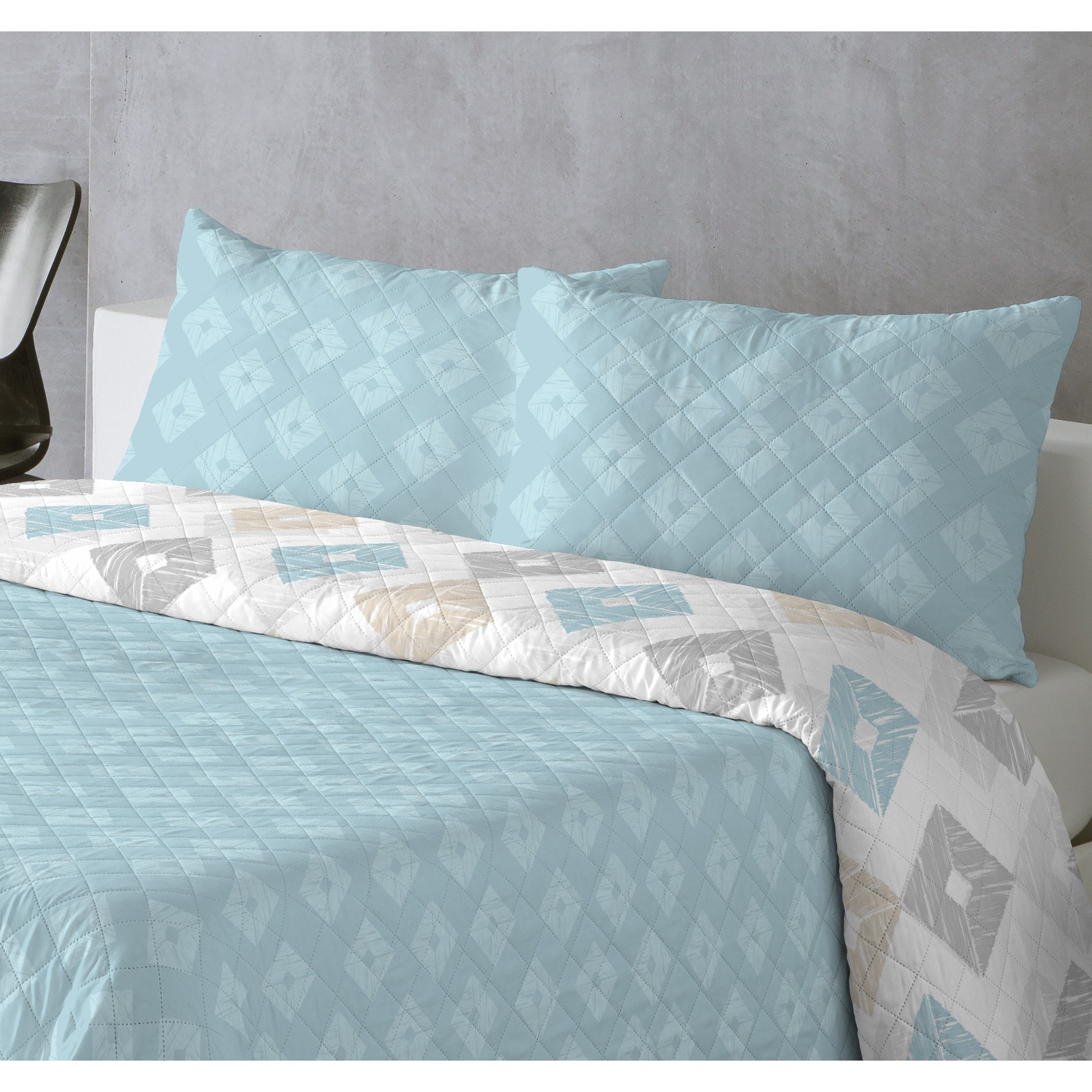 COLCHA ESTAMPADA REVERSIBLE ROMBOS AZUL