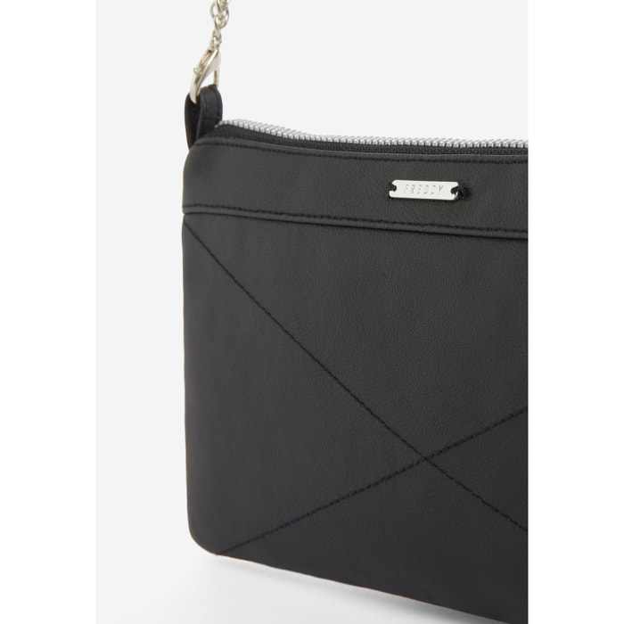 Borsa clutch in similpelle con tracolla in metallo