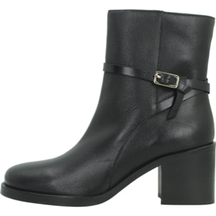Botines Mujer de la marca GEOX  modelo D680WA 00081 D SOBIMA NEGRO