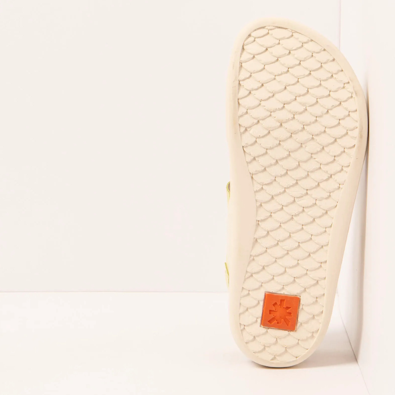 Sandalias 1386S SILK SUEDE LIMA/ BIARRITZ color Lima