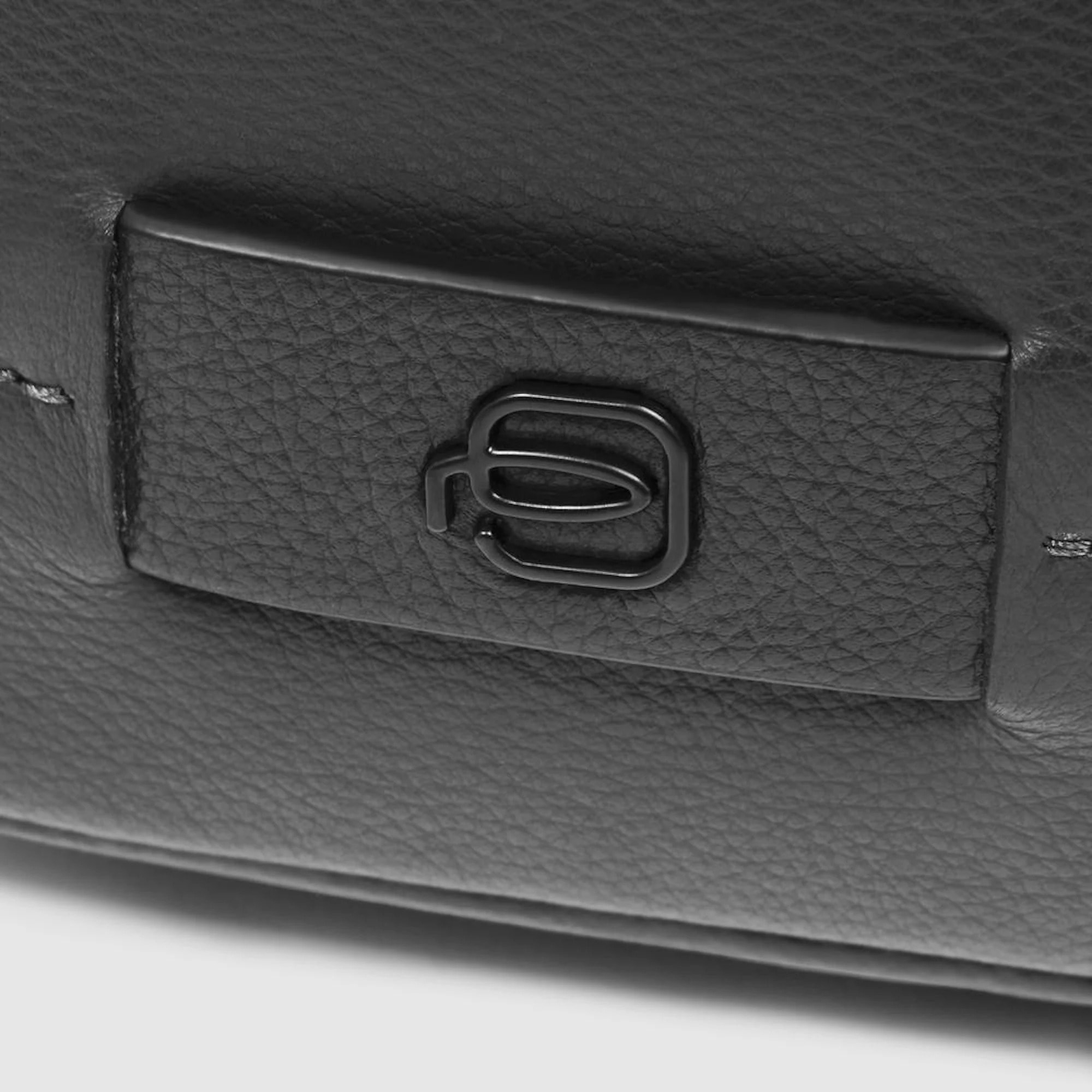 Piquadro Borsello in pelle porta iPad®, schermato con protezione RFID