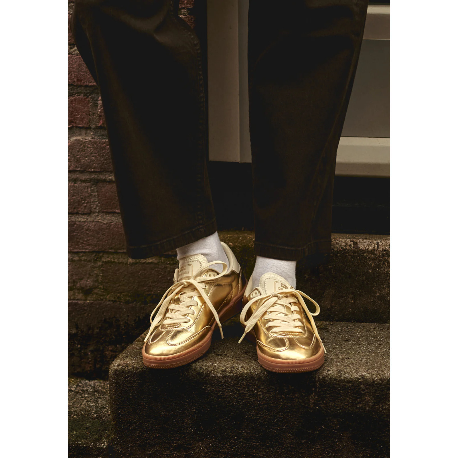 Zapatillas Bajas de Mujer Rebel Met Oro