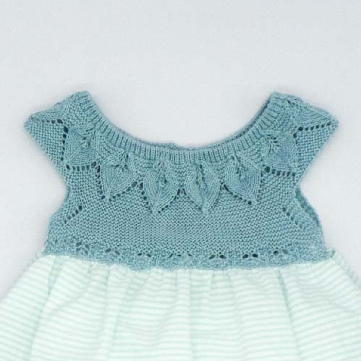 VESTIDO CUERPO PUNTO RAYAS AZUL Y BLANCO