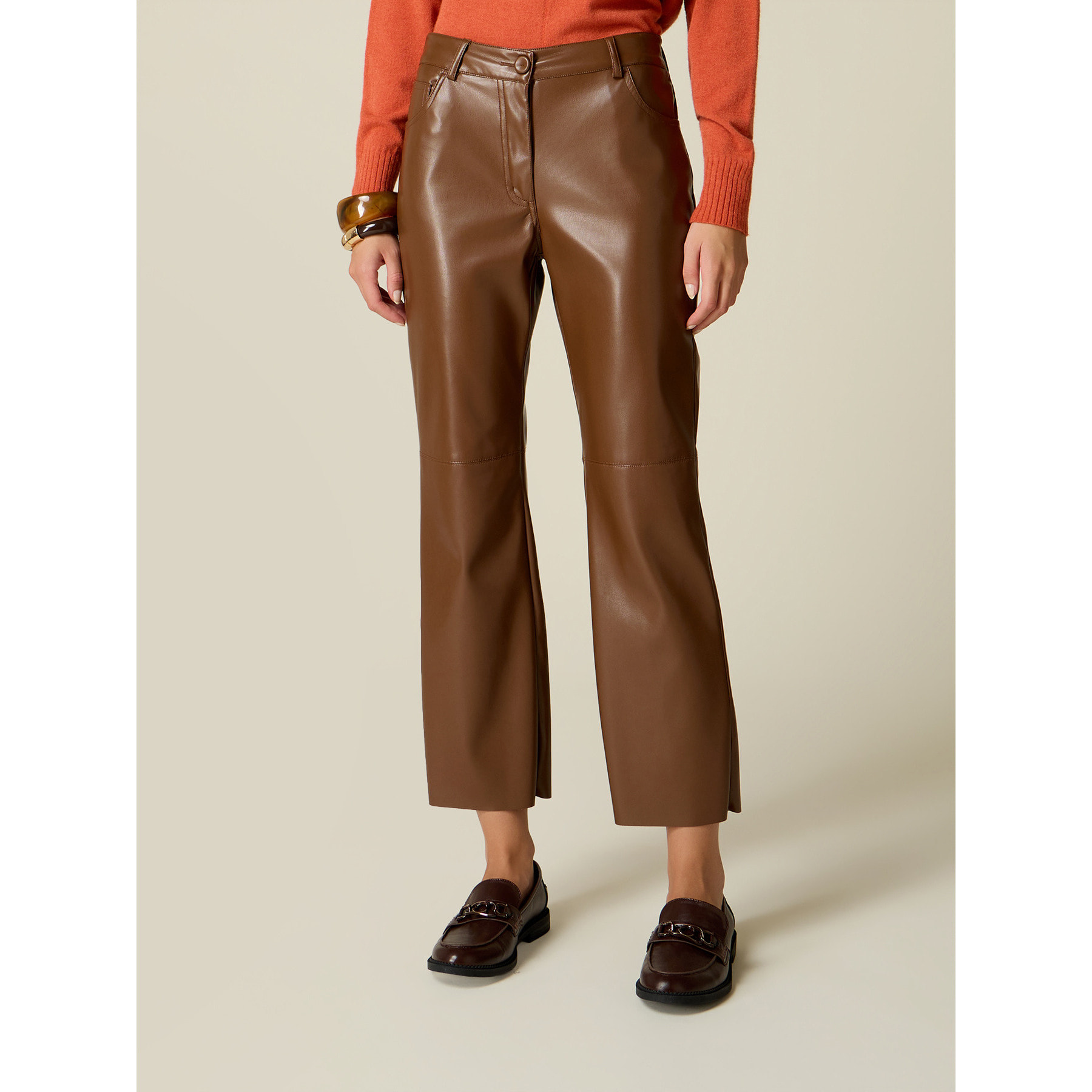 Oltre - Pantaloni flare in tessuto spalmato - Marrone