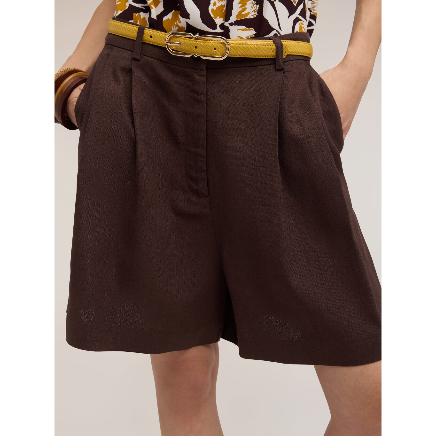 Motivi - Shorts a vita alta in misto lino con pinces - Marrone