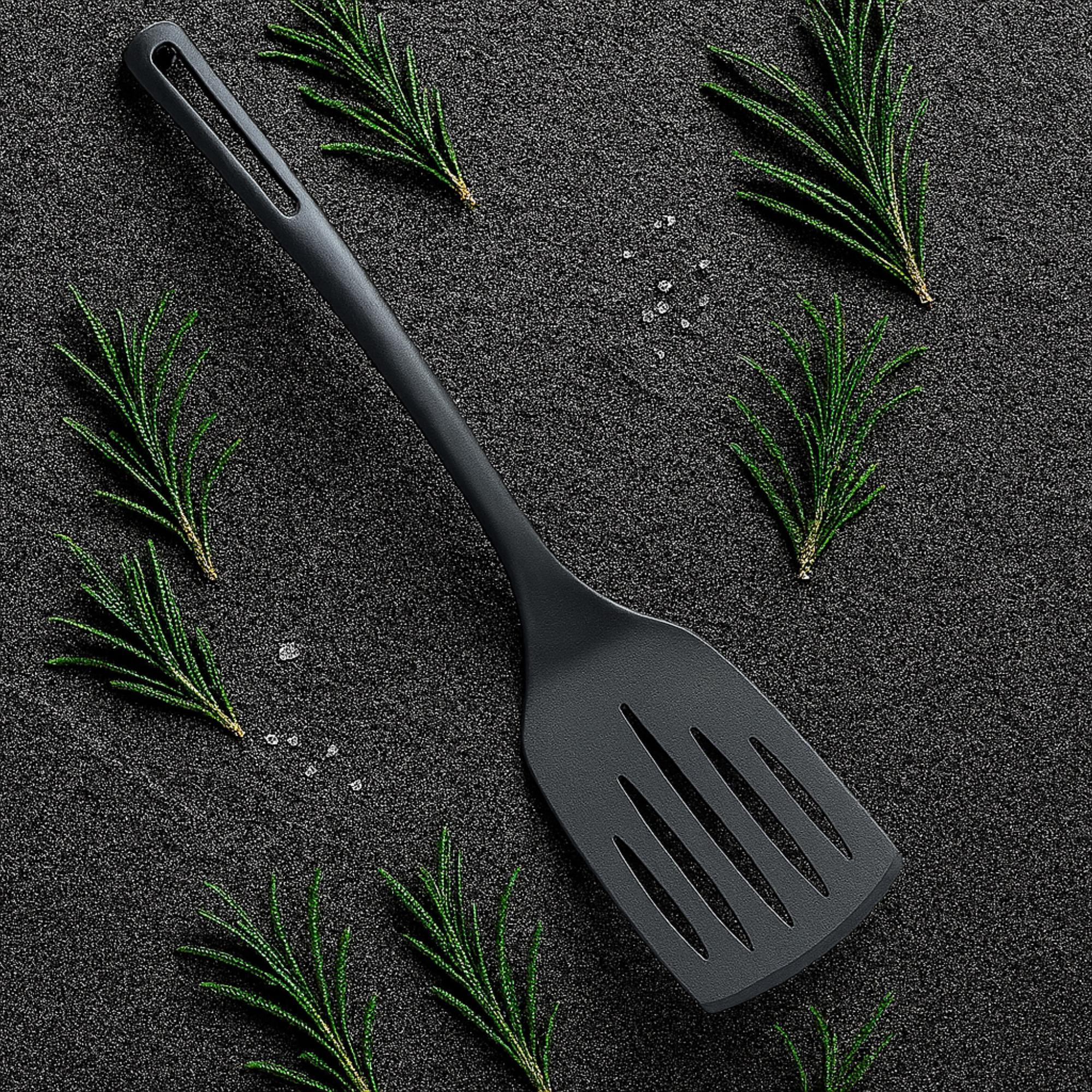 espátula ranurada en color negro 30,1x7,1cm