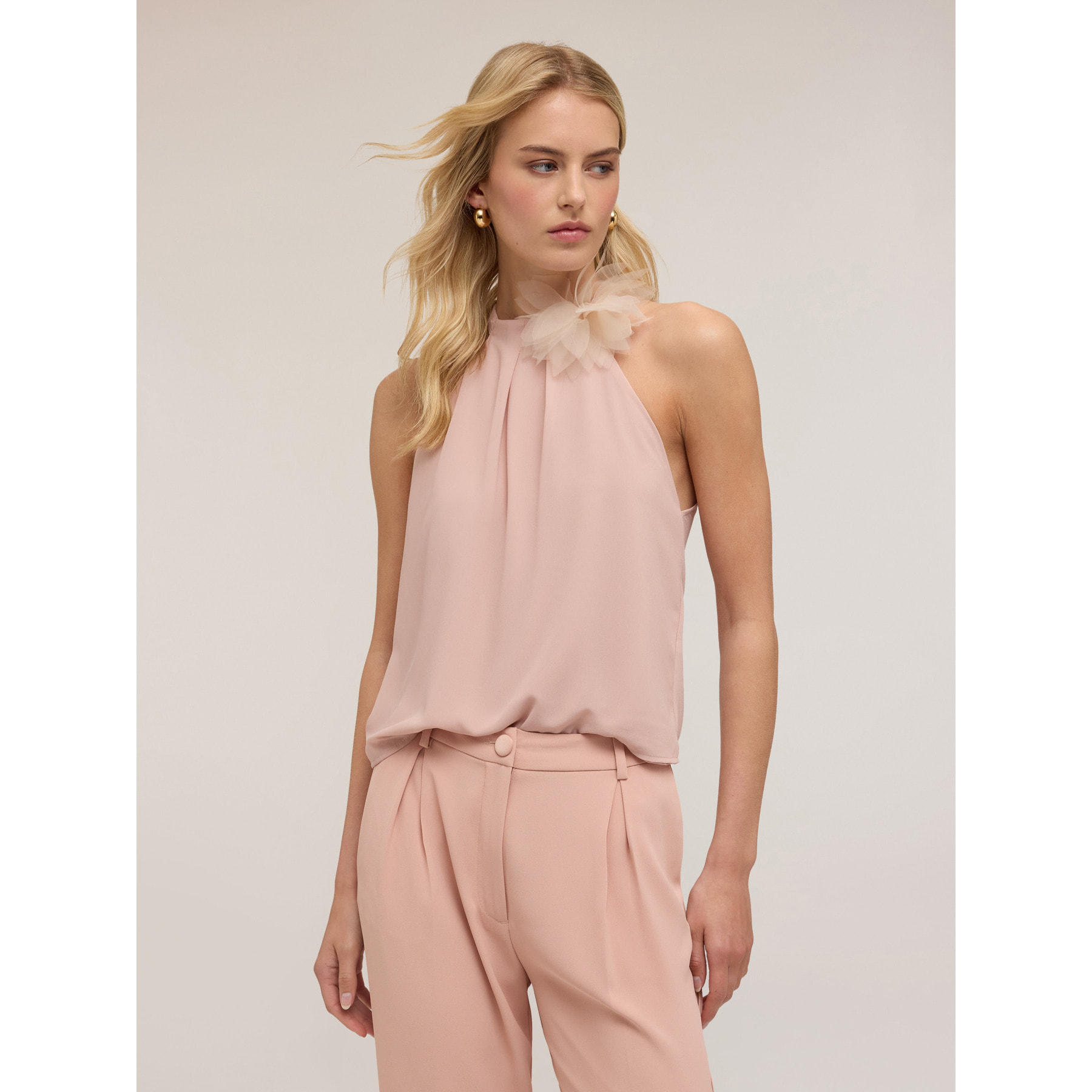 Motivi - Top halter con fiore in chiffon - Rosa cipria