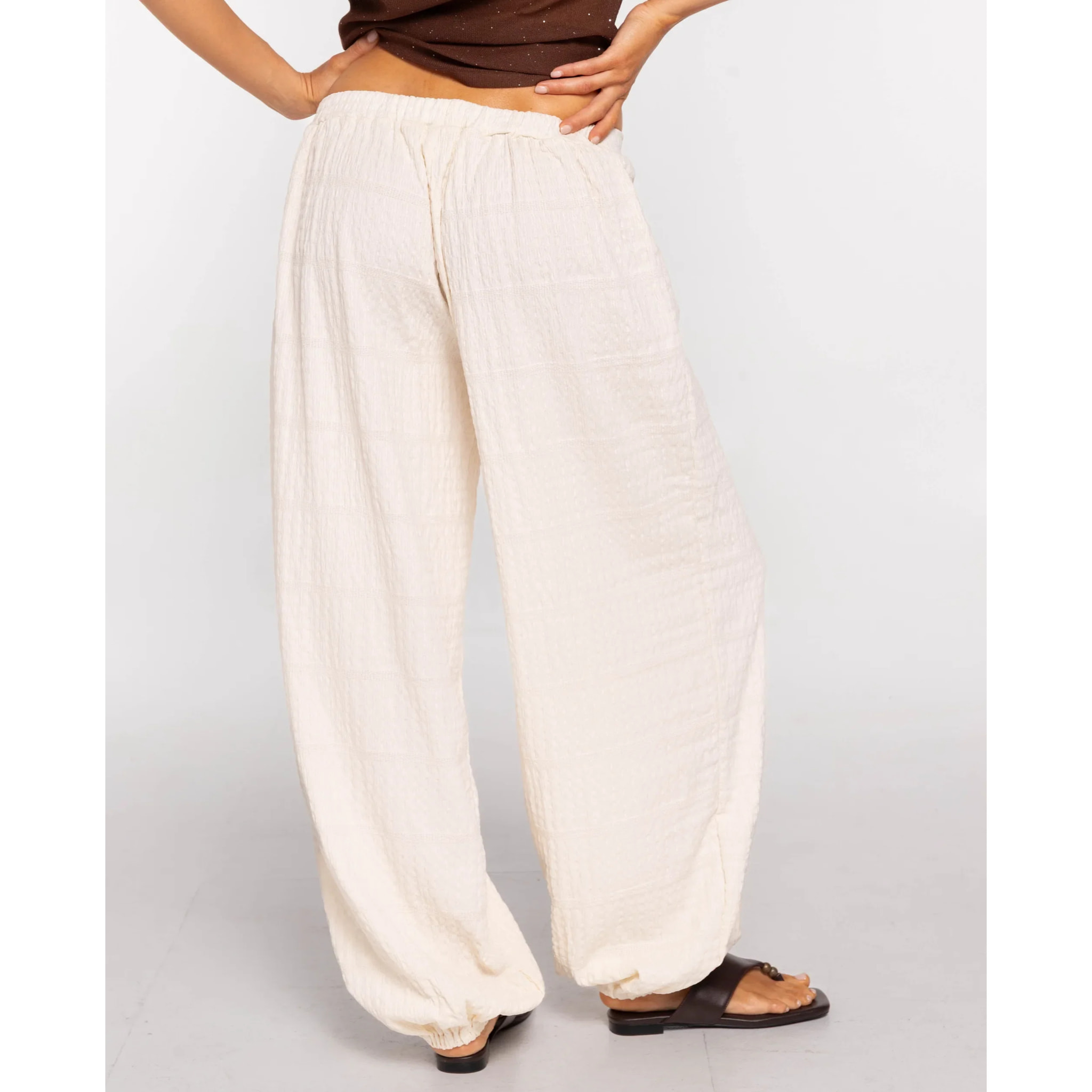 Pantalón ancho de punto estilo globo de mujer