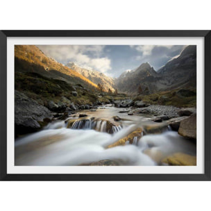 Affiche Rivière des Alpes Affiche + cadre en bois - Noir